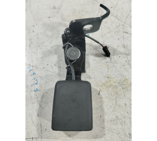 Ответная часть ремня безопасности задняя левая