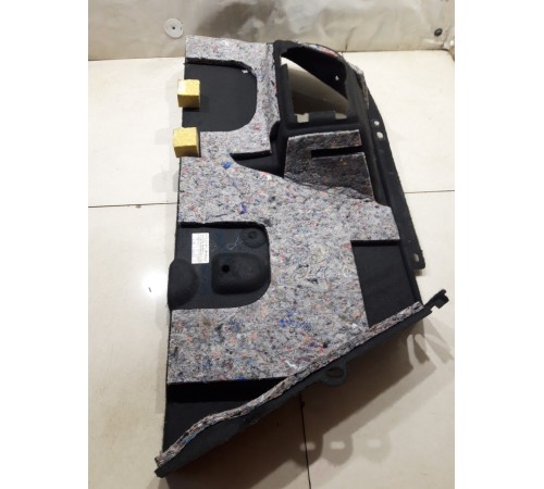 Обшивка багажника правая