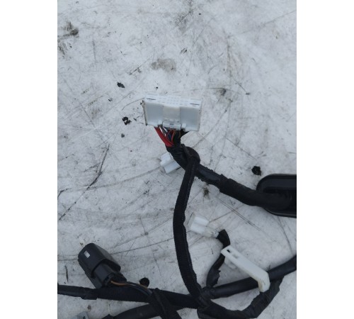 Электропроводка крышки багажника