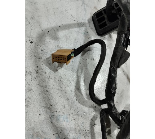 Электропроводка двери передняя левая