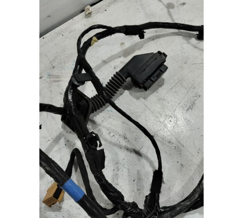 Электропроводка двери передняя левая