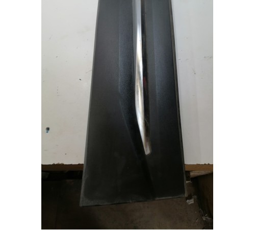 Накладка двери передняя левая нижняя, молдинг