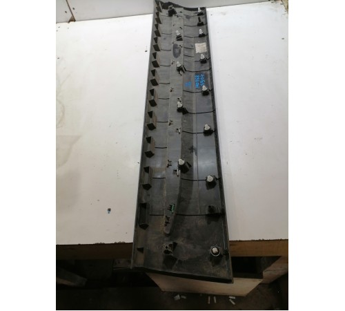 Накладка двери передняя левая нижняя, молдинг