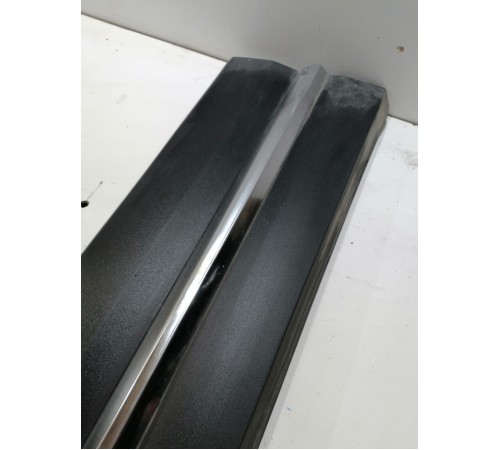 Накладка двери передняя левая нижняя, молдинг