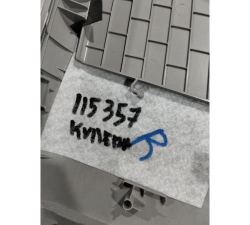 Обшивка центральной стойки правая верхняя