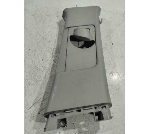 Обшивка центральной стойки правая верхняя