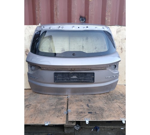 Дверь багажника со стеклом