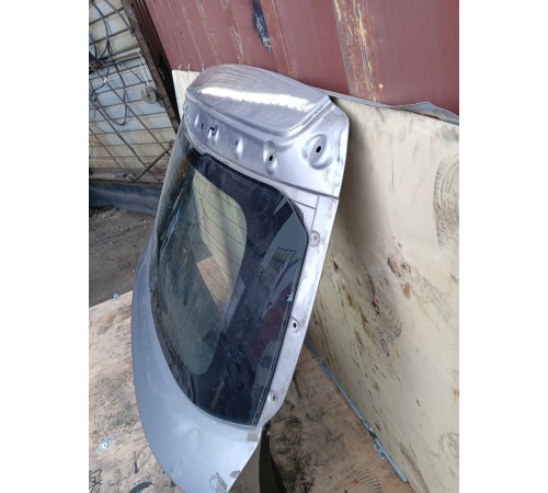 Дверь багажника со стеклом