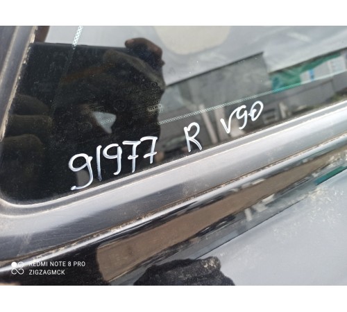 Глухое стекло заднее правое