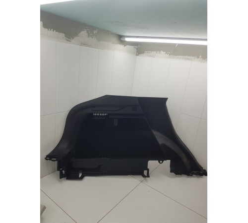 Обшивка багажника левая