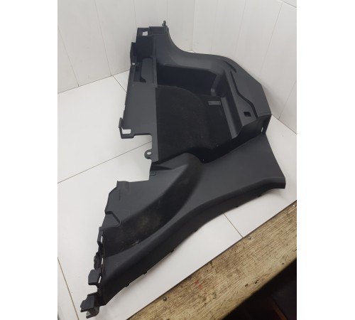 Обшивка багажника левая