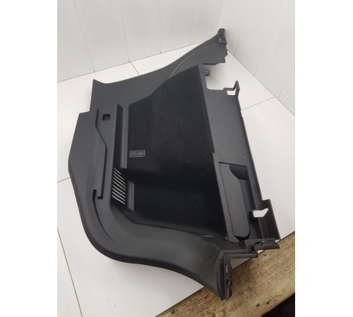 Обшивка багажника левая