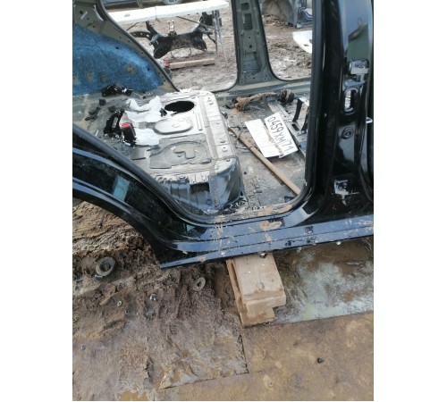 Порог правый с центральной стойкой