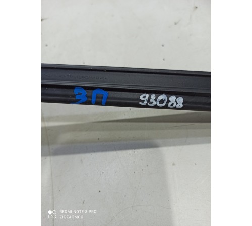 Уплотнитель стекла (задний правый внутренний)