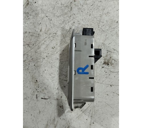 Плафон салона правый