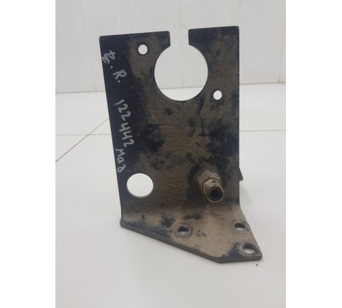 Клапан кран тормозной системы правый