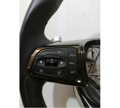 Рулевое колесо в сборе с многофункциональными кнопками