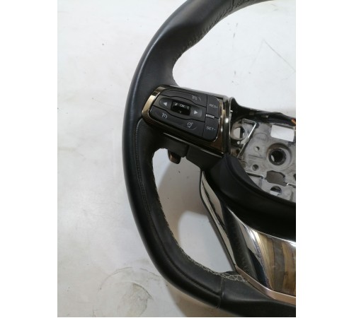 Рулевое колесо в сборе с многофункциональными кнопками
