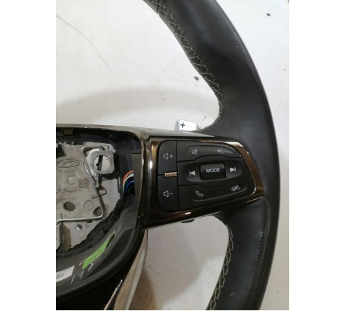 Рулевое колесо в сборе с многофункциональными кнопками