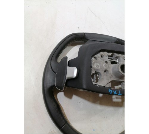 Рулевое колесо в сборе с многофункциональными кнопками