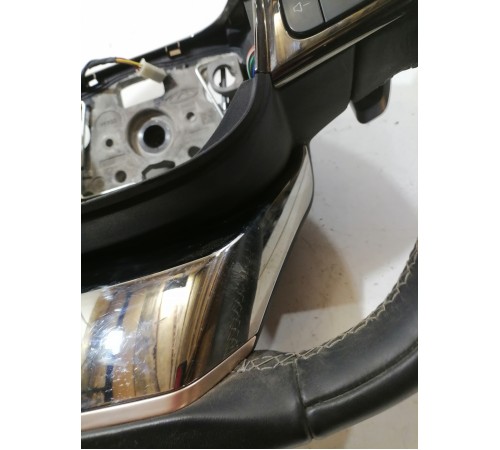 Рулевое колесо в сборе с многофункциональными кнопками