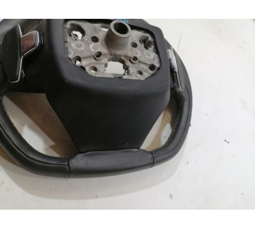 Рулевое колесо в сборе с многофункциональными кнопками