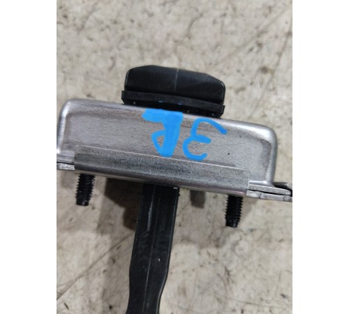 Ограничитель двери задний левый