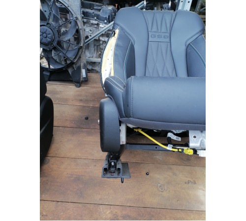 Сиденье переднее правое