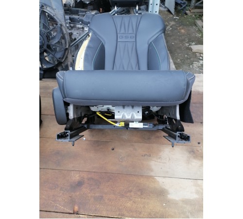 Сиденье переднее правое