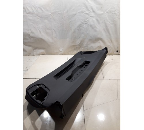 Обшивка крышки багажника