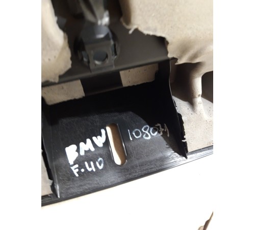 Обшивка крышки багажника