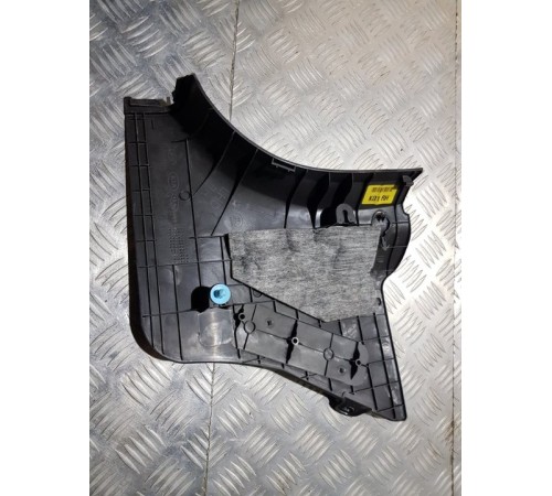 Накладка в салоне перед. прав.