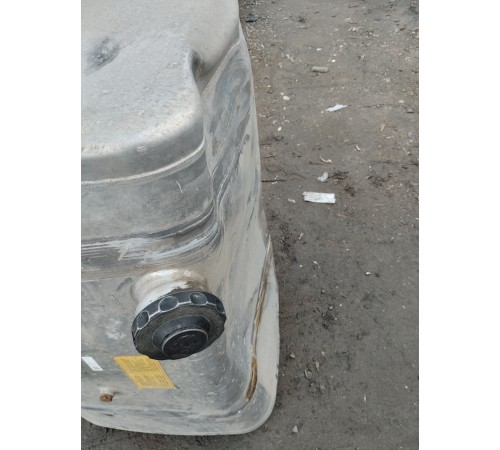 Бак топливный правый