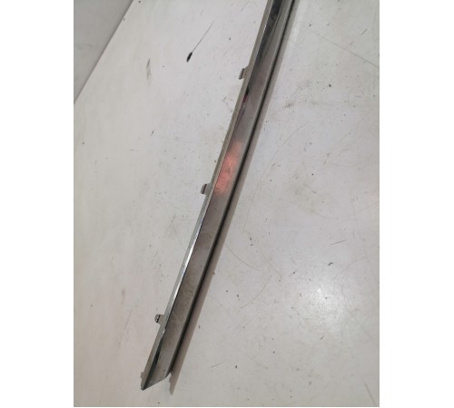 Молдинг заднего бампера