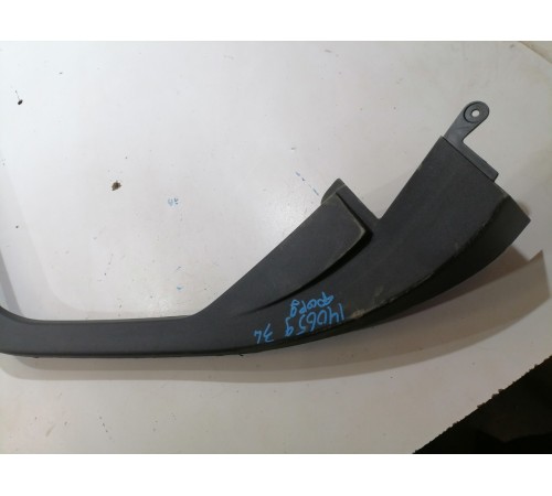 Накладка рамки стекла двери задняя левая