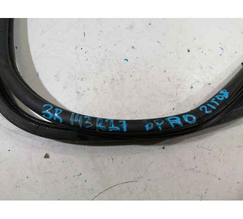 Уплотнитель двери задний правый