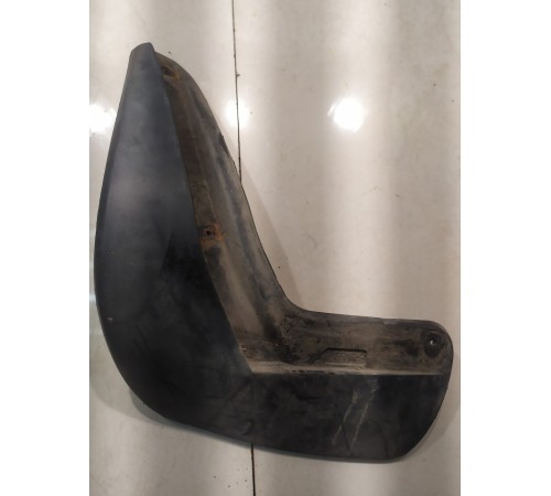 Брызговик (задний, левый)