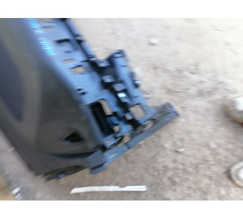 Панель передняя,торпедо