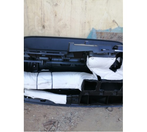 Панель передняя,торпедо