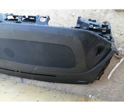 Панель передняя,торпедо