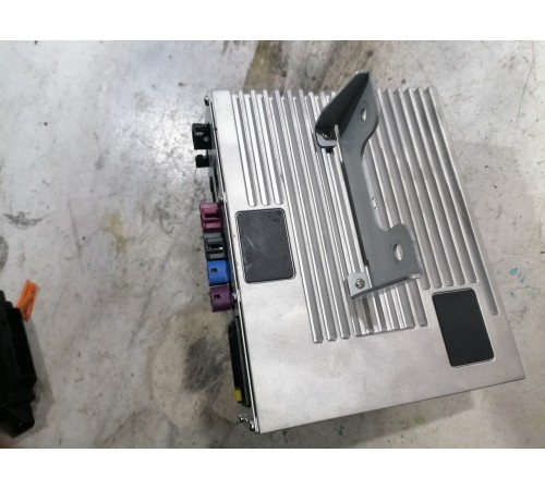 Мультимедийное устройство (магнитола)