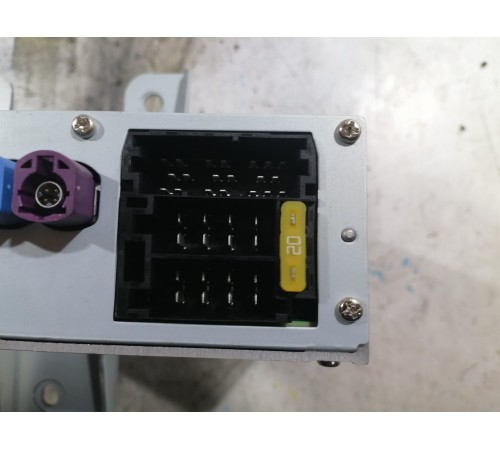 Мультимедийное устройство (магнитола)