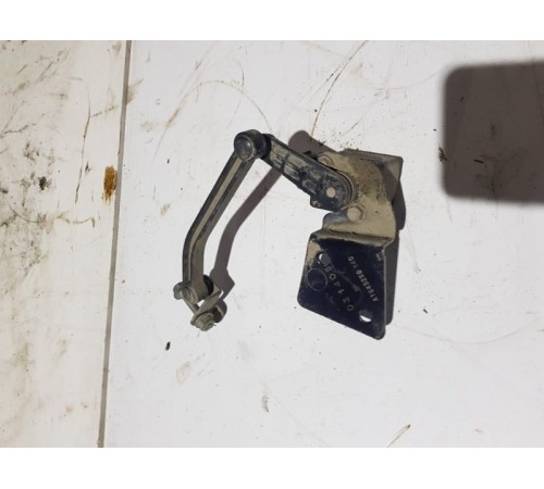 Датчик положения кузова перед.