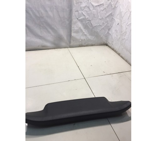 Обшивка крышки багажника