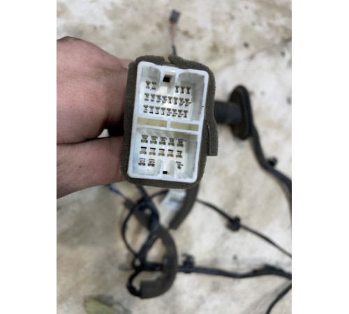 Электропроводка двери передней правой