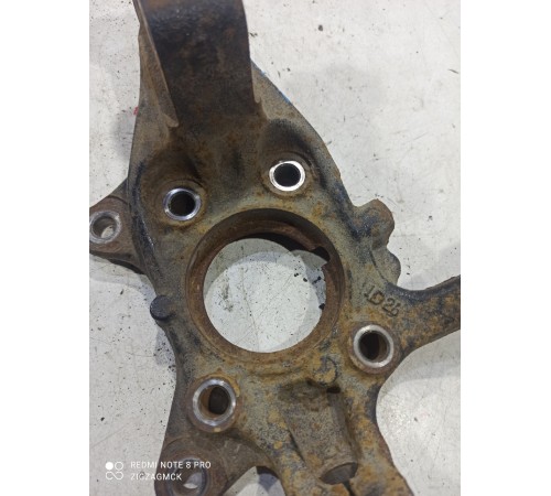 Кулак поворотный(передний правый)