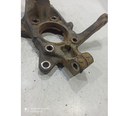 Кулак поворотный(передний правый)