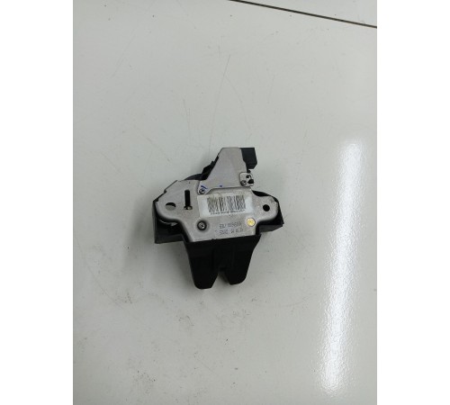 Замок багажника