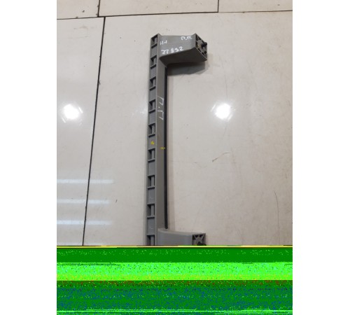 Направляющая стекла (передняя, правая)