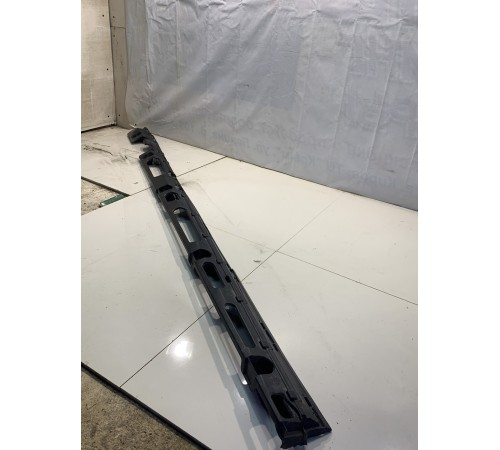 Кронштейн накладки порога (правый)